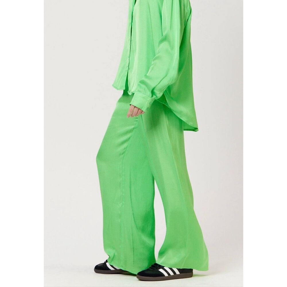 NWT Pippa The Label Green Satin Kimberly Pants Size Medium